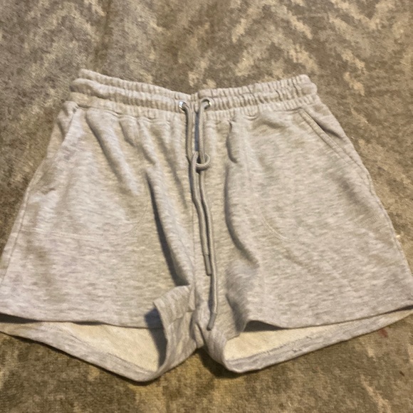 Grey shorts - Picture 1 of 1